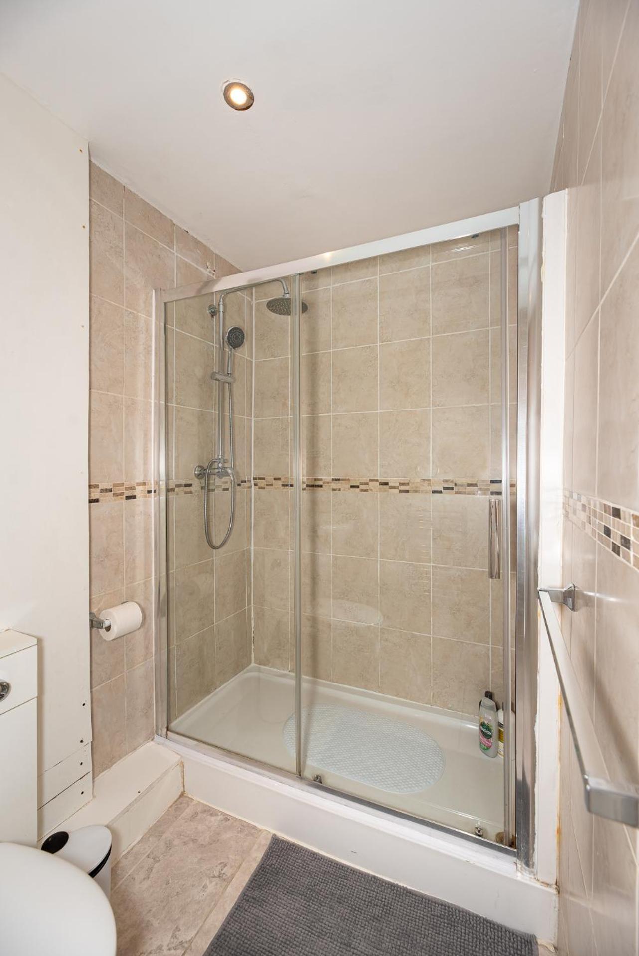 Lovely 3 Bedroom Flat , Aldgate, Tower Hill, Whitechapel * London