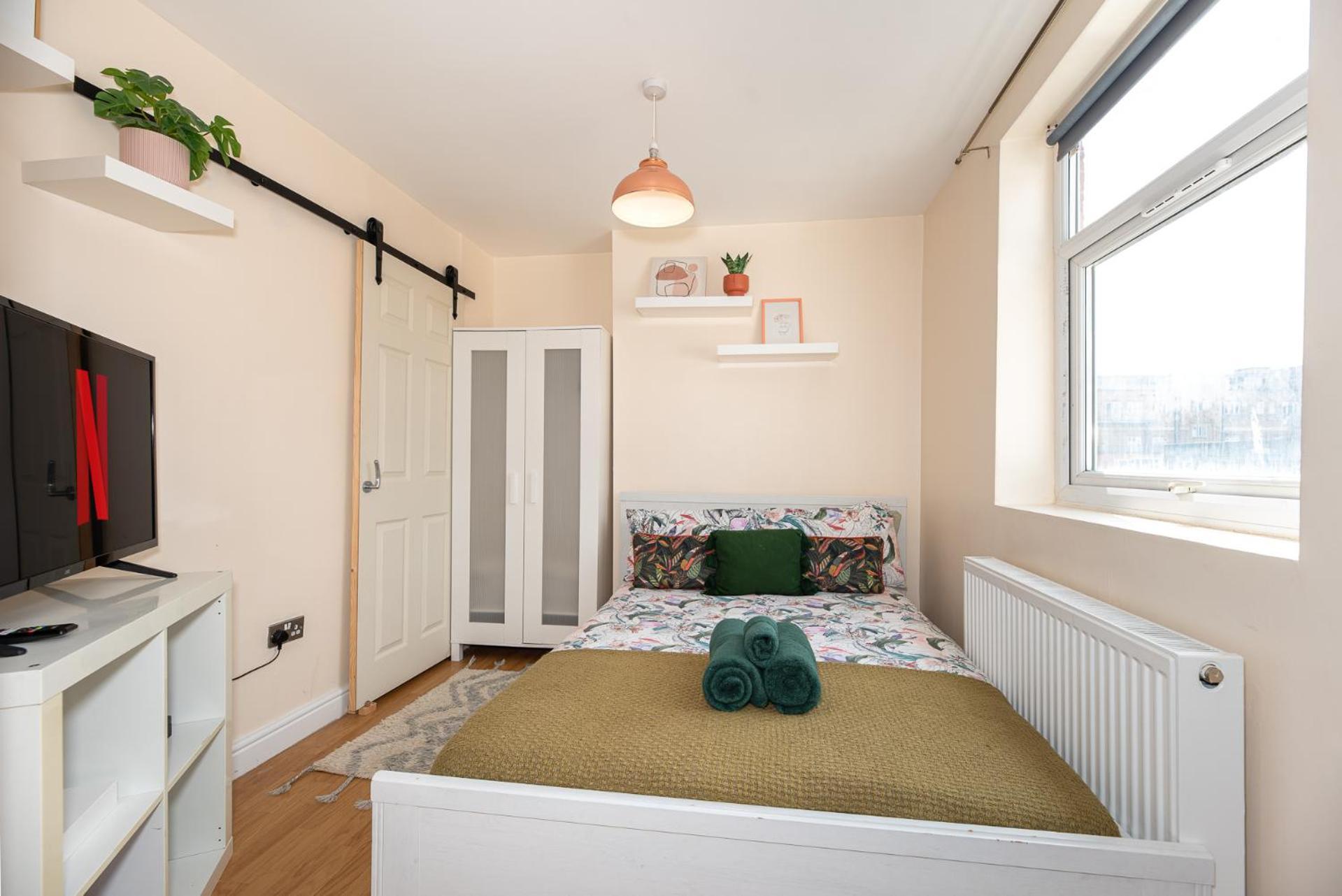 Lovely 3 Bedroom Flat , Aldgate, Tower Hill, Whitechapel * London