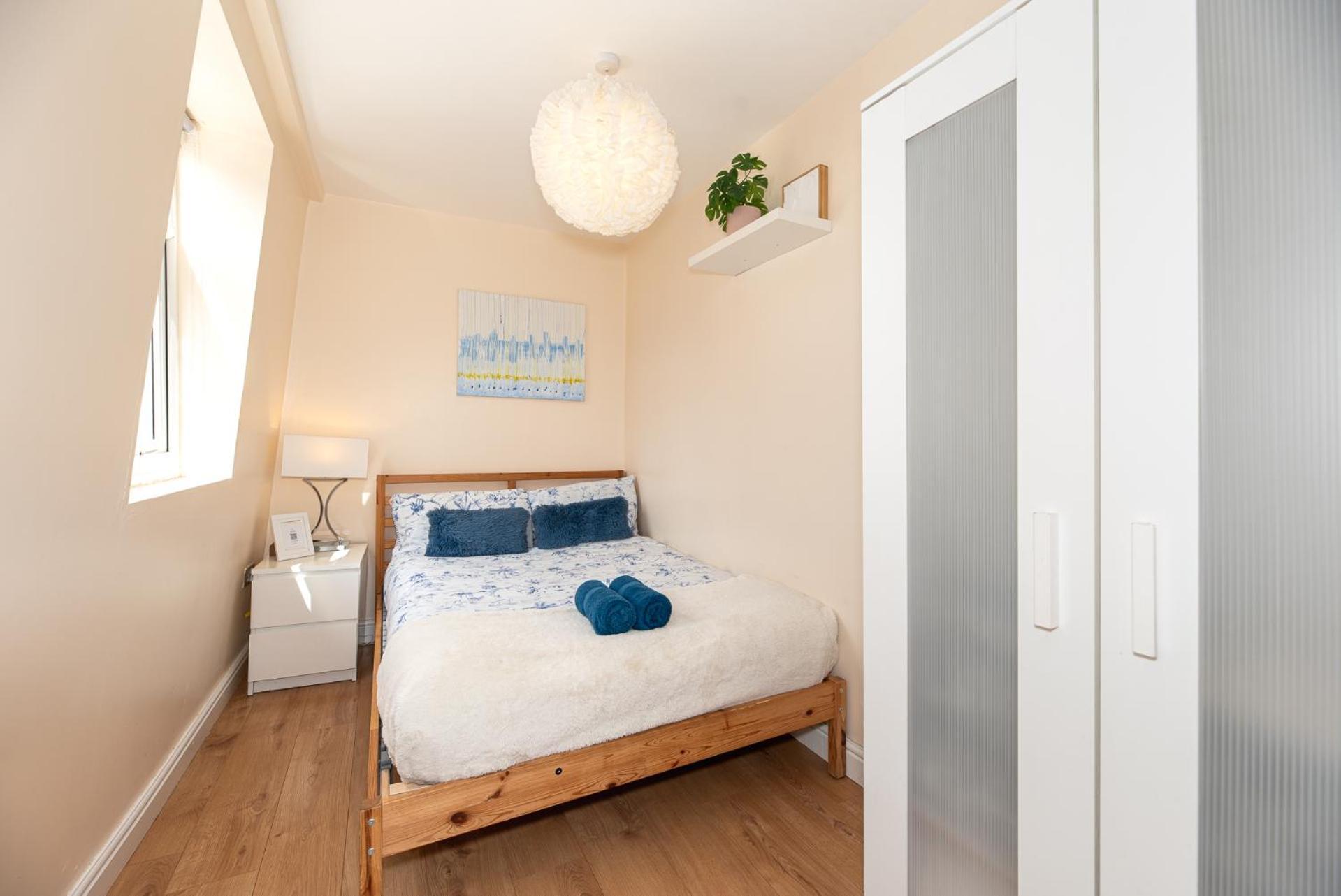 Lovely 3 Bedroom Flat , Aldgate, Tower Hill, Whitechapel Apartment London