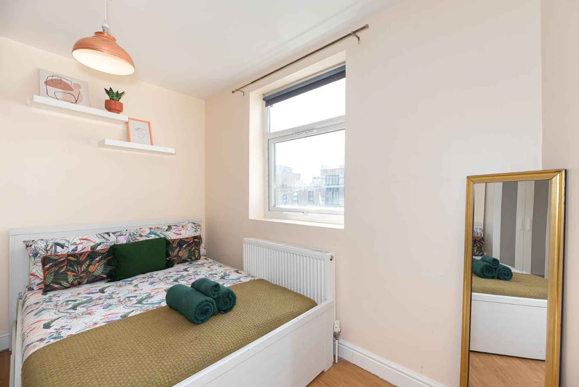 Lovely 3 Bedroom Flat , Aldgate, Tower Hill, Whitechapel * London